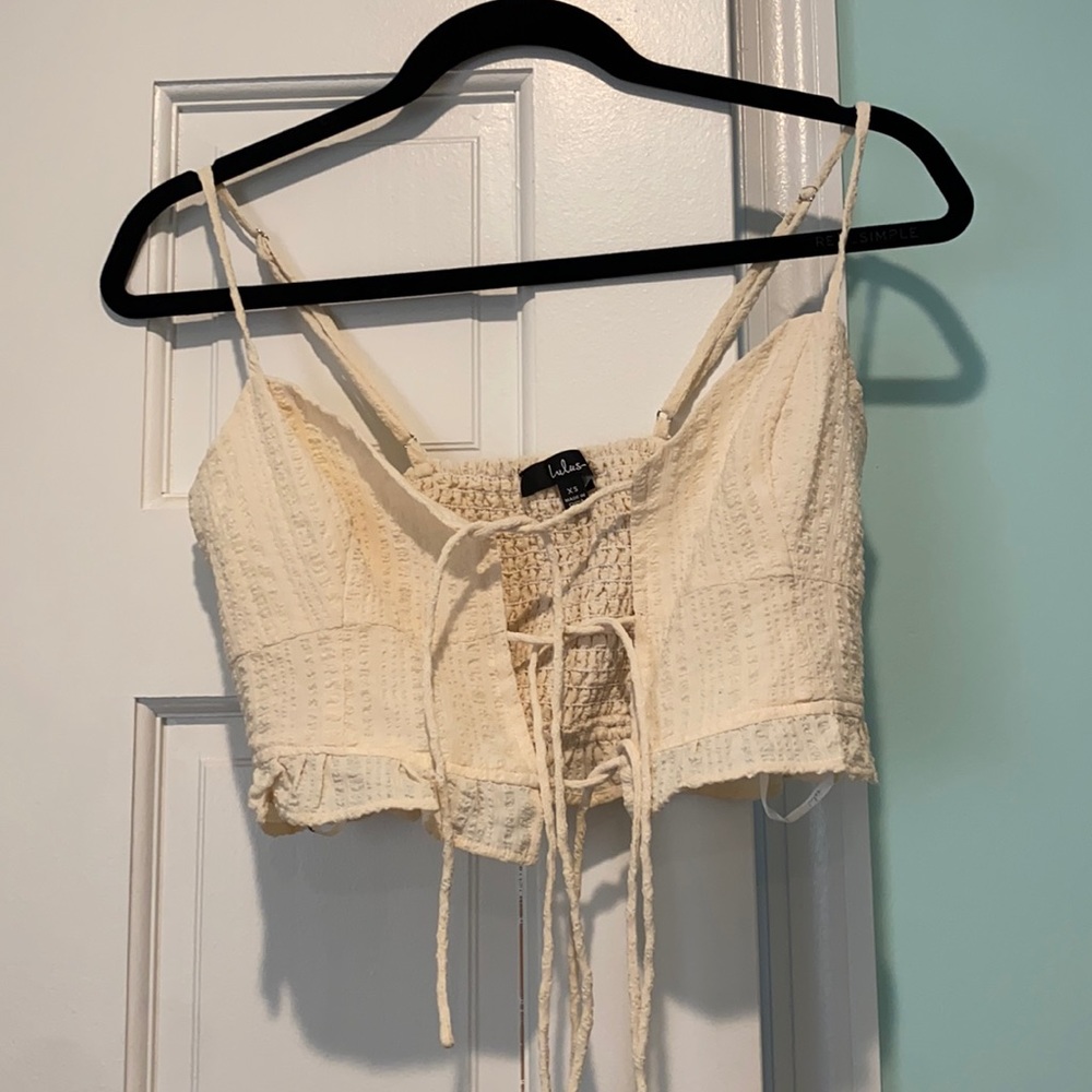 Lace up tank, adjustable straps